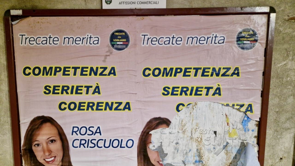 Trecate, clima elettorale acceso e manifesti strappati. Appello a confronto civile